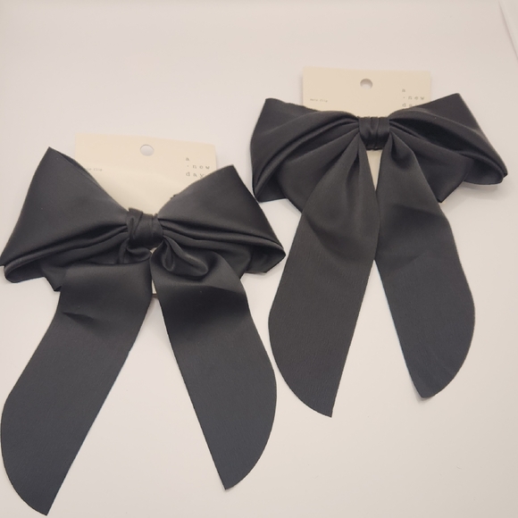 A New Day Set Of 2 Black Ribbon Bow Tie Hair Clips NWT - Picture 1 of 3